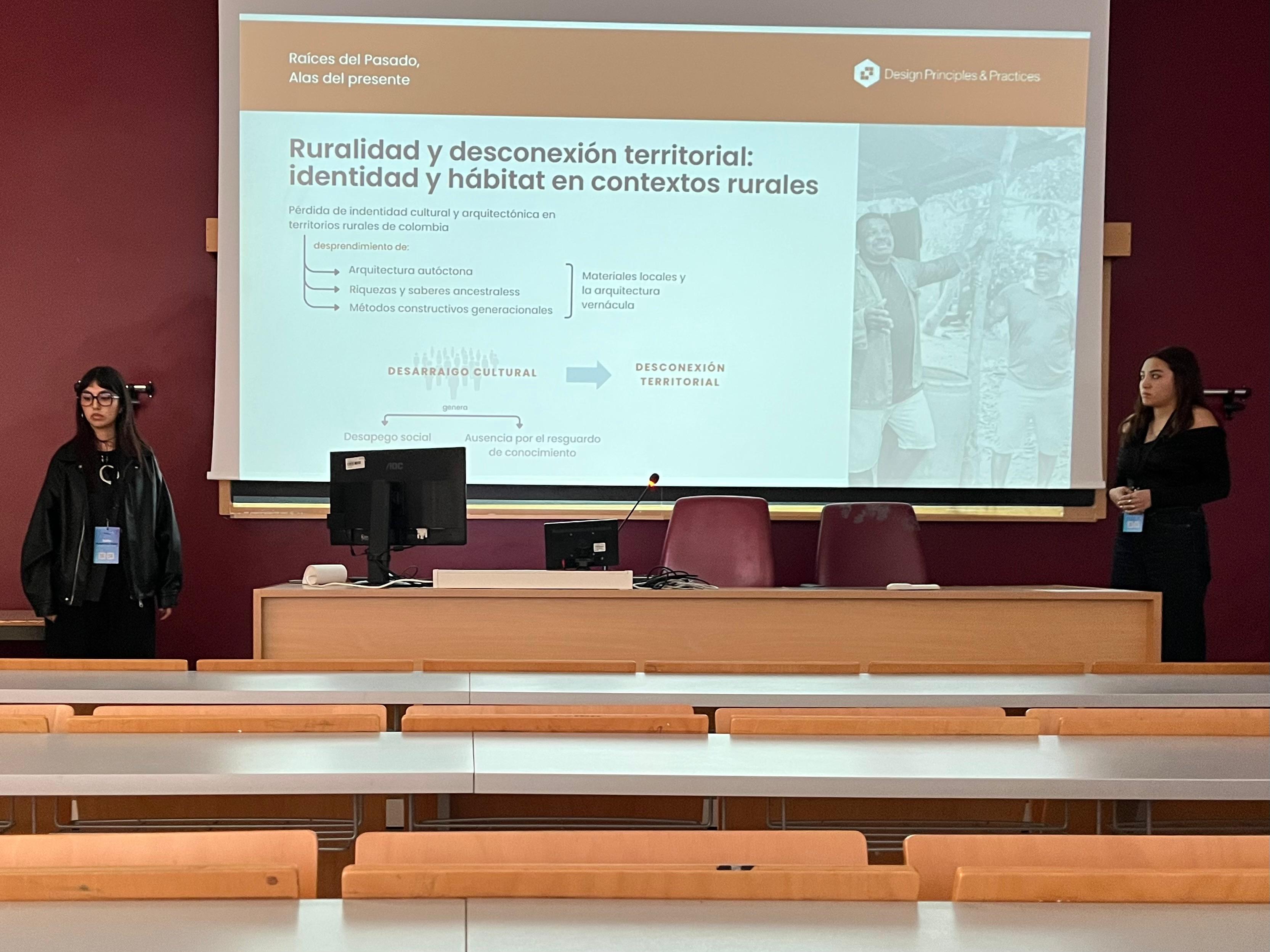 Estudiantes del semillero de investigación de la facultad de arquitectura de la universidad de la Salle presentado su ponencia en Roma